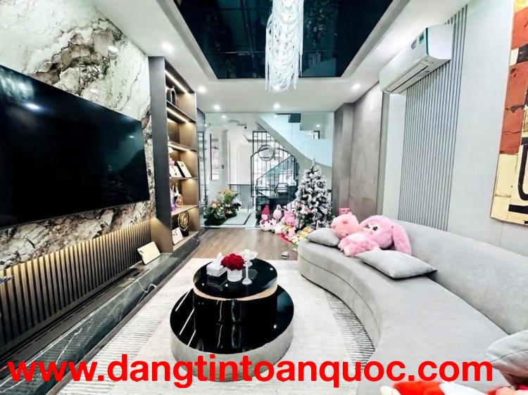 lạc long quân 42m x5 tầng 15,8 tỷ-ô tô đỗ cửa,ngõ thông kinh doanh,nội thất đẹp,gần hồ