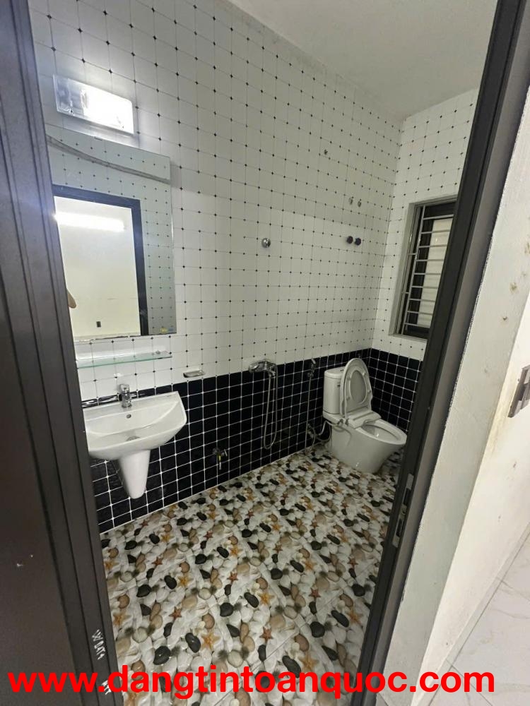 Chính chủ cần cho thuê tầng 1 Tại KĐT CenCo 5 Tổ 9 – Khu Phố Yết Kiêu 5 – Hồng Gai – Quảng Ninh.