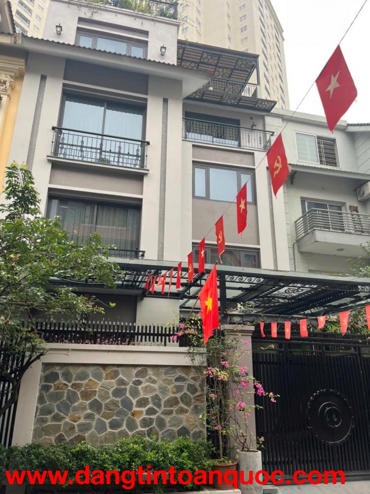 Cần bán BT Trung văn Hancic,Tố Hữu, DT 105mx 4T,MT 9m. Giá 35,5 tỷ. LH: 0964769634