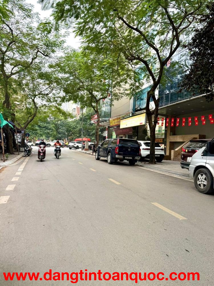 VIP, Bán nhà mặt phố khu Hoàng Quốc Việt, mặt tiền 12m quyền lực, diện tích cực đẹp 170m