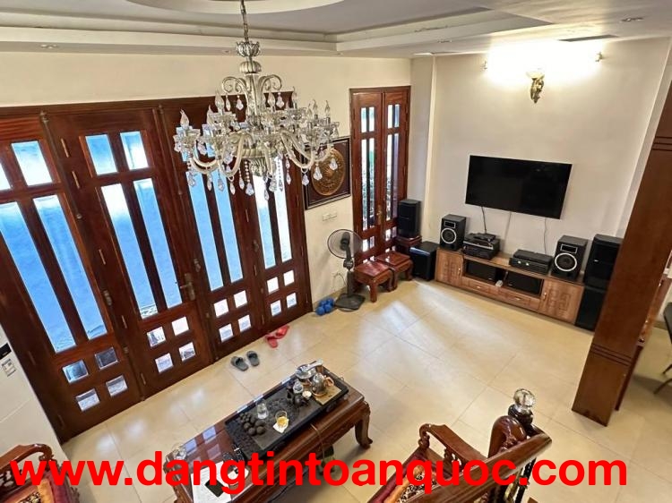 VIP, Bán nhà Trích Sài, sát hồ, 80m mặt tiền 5.5m, chỉ 16 tỷ