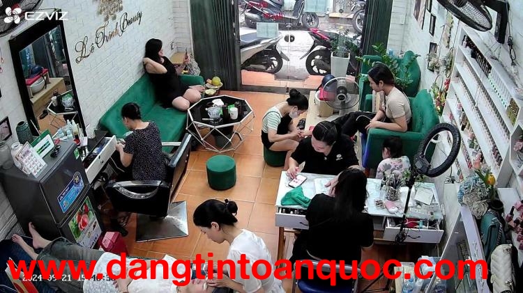 QUẬN ĐỐNG ĐA SANG NHƯỢNG TIỆM MÓNG MI GỘI GÍA CHỈ 1XTR