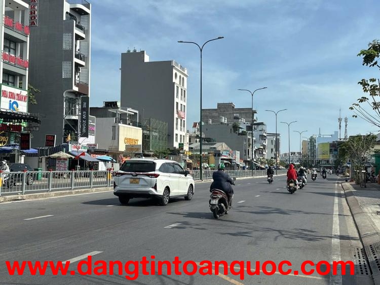 Bán CHDV 6L ngang 5.5m 110m2 HXT Dương Quảng Hàm 10PN T.máy ngay Văn Lang TN60tr 21 tỷ.
