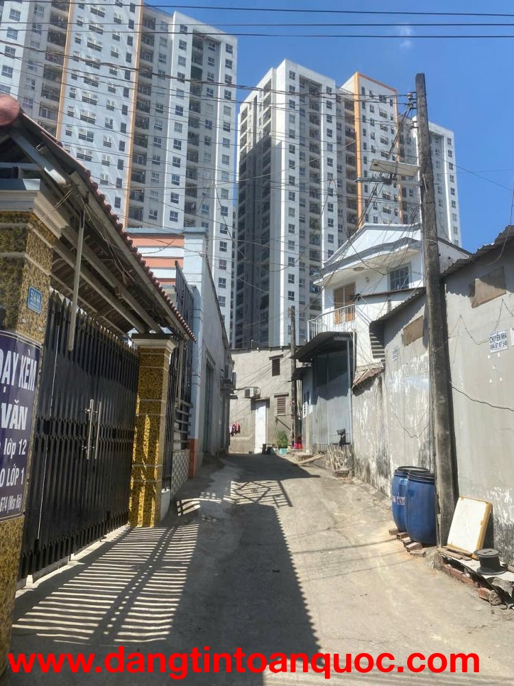 Cho thuê nhà nguyên căn - rộng rãi, thoáng mát, giá tốt.