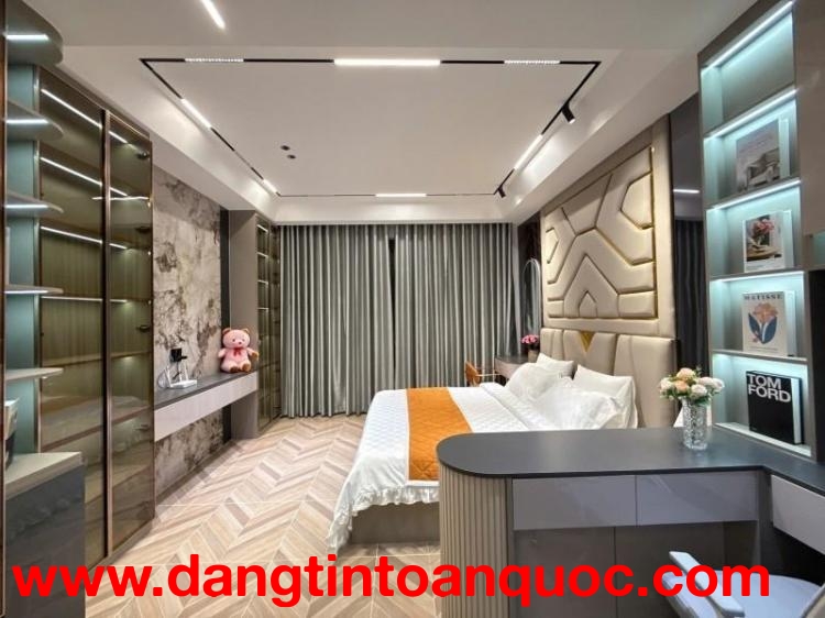 **Bán nhà hẻm 181 Nghĩa Phát** phường 6 Tân Bình; (4,5*13) - 5 tầng