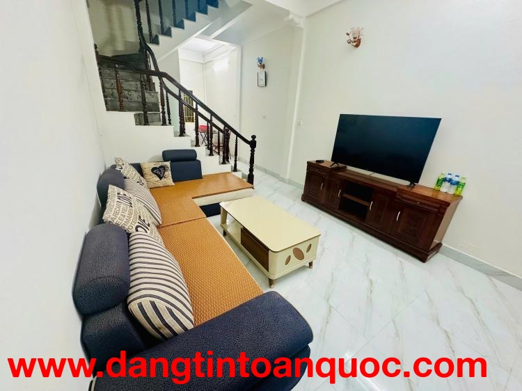 CHO THUÊ NHÀ NGÕ 515 HOÀNG HOA THÁM , NGỌC HÀ, HÀ NỘI