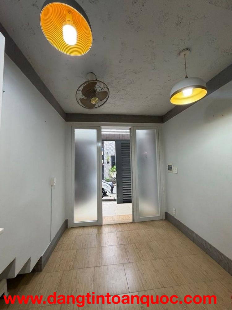 Bán nhà HXH Vườn Lài Tân Phú, 76m2 (4 x 19m) 3 tầng, 3PN, gần chợ Tân Phú chỉ 8.7 tỷ.