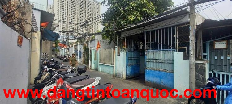 Chính chủ bán nhà HXH Nguyễn Khoái, Quận 4, diện tích 147m2, tương lai ra mặt tiền, giá 23 tỷ có thư