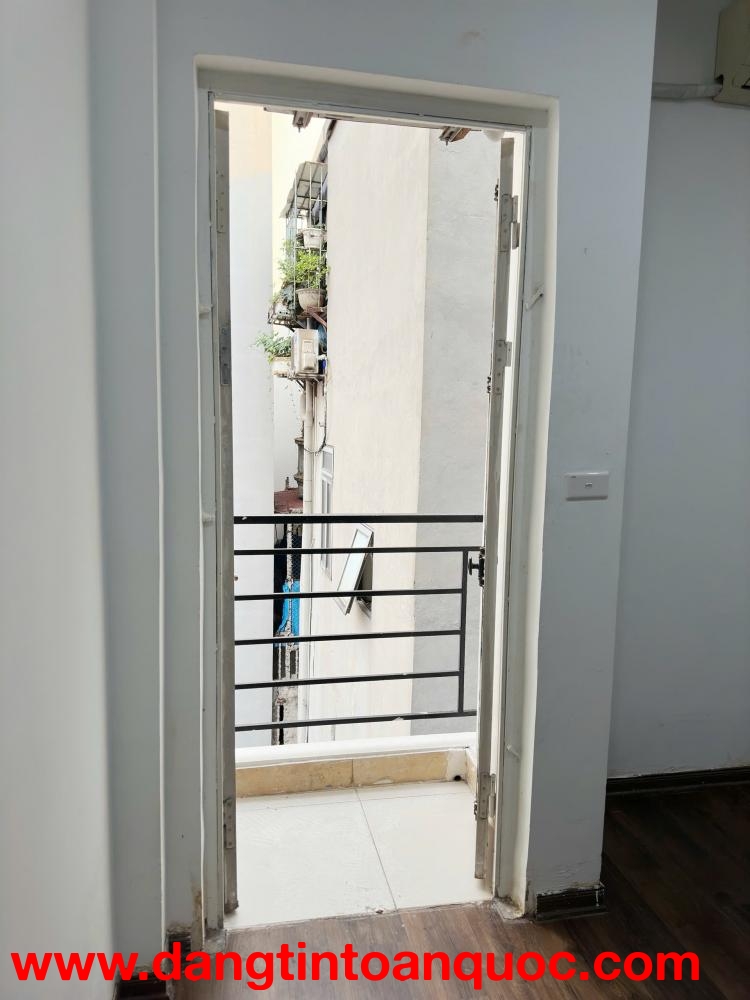 CHO THUÊ PHÒNG RỘNG 50M2 – NGÕ 173 HOÀNG HOA THÁM (279 ĐỘI CẤN) – GIÁ CHỈ 4TR5