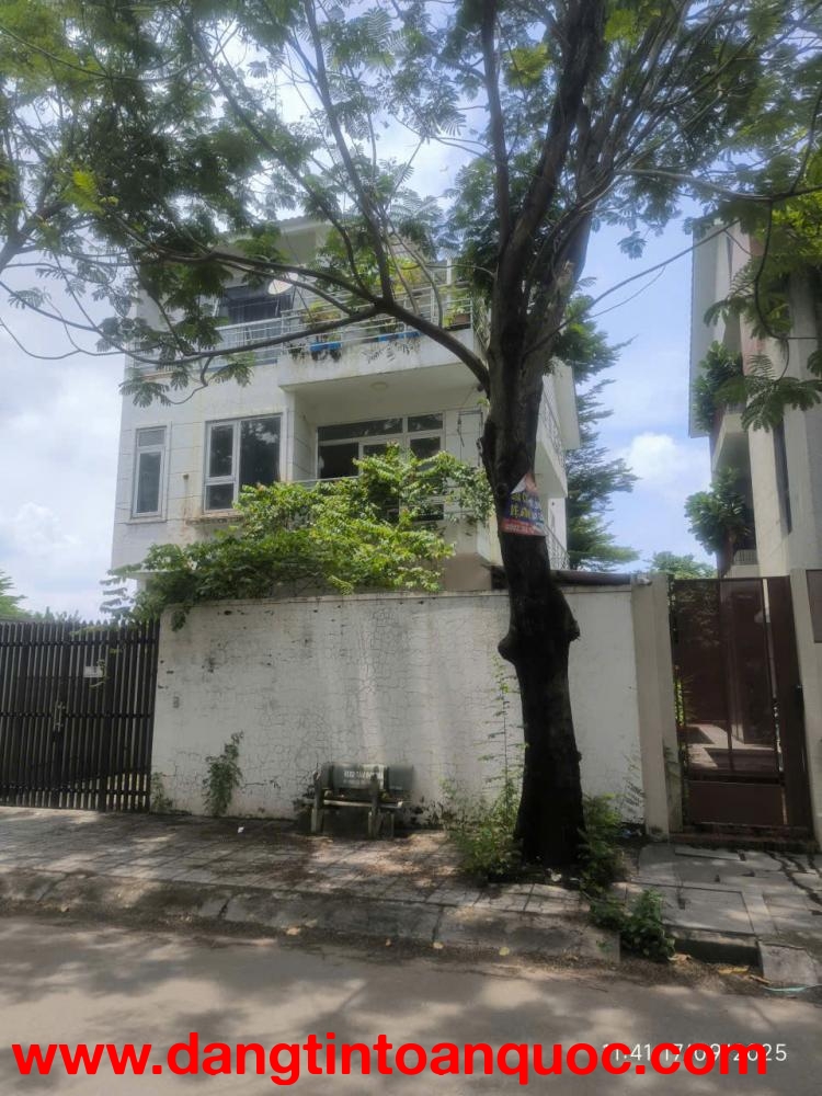 CHO THUÊ NHÀ + ĐẤT GIÁT ĐỊA 500m², KINH DOANH TỐT – GIỮA 2 CHUNG CƯ SKY9 và HAUSNEO