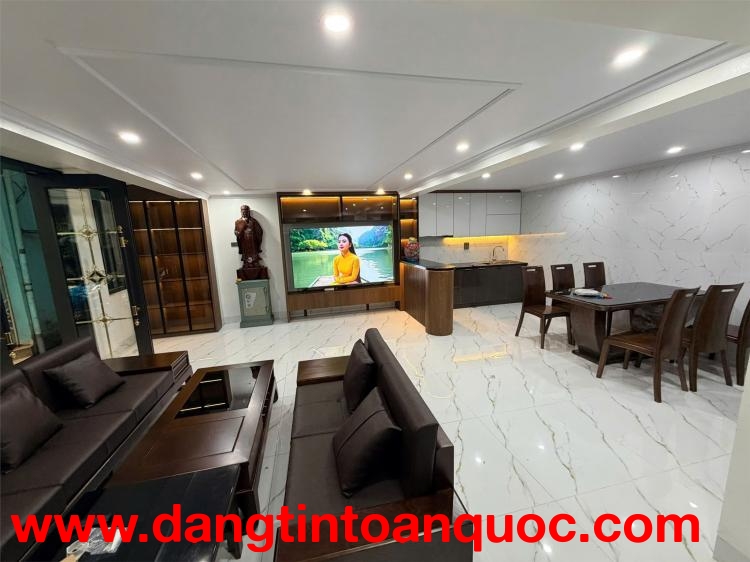 NHÀ ĐẸP – GIÁ TỐT  – CHÍNH CHỦ CẦN BÁN NHANH CĂN NHÀ TẠI Phường Văn Miếu Quốc Tử Giám,  Tp Hà Nội