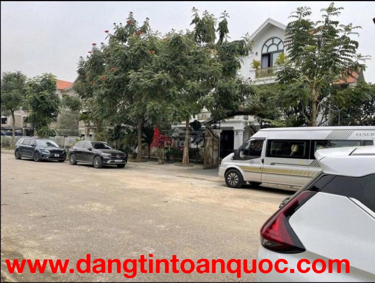 Bán Biệt thự đơn lập, căn góc: 425 m2, Mặt tiền 17 m, Đường 30m - Khu đô thị Quang Minh