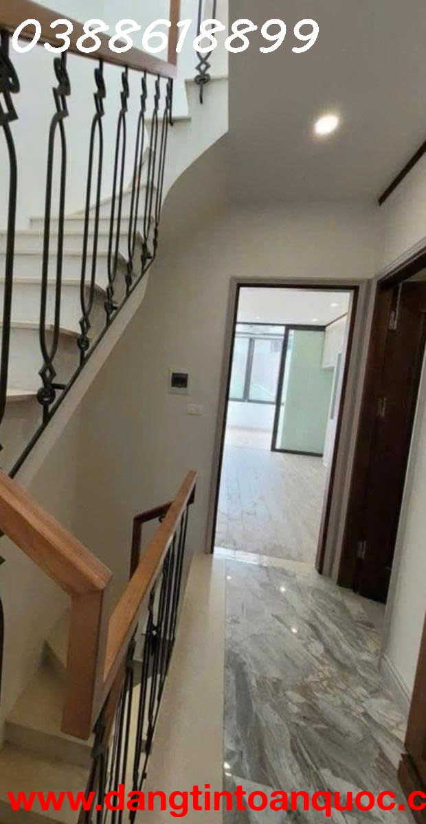 BÁN TOÀ VP KHÚC THỪA DỤ 52Mx 7T THANG MÁY - Ô TÔ 7 CHỖ ĐỖ CỬA