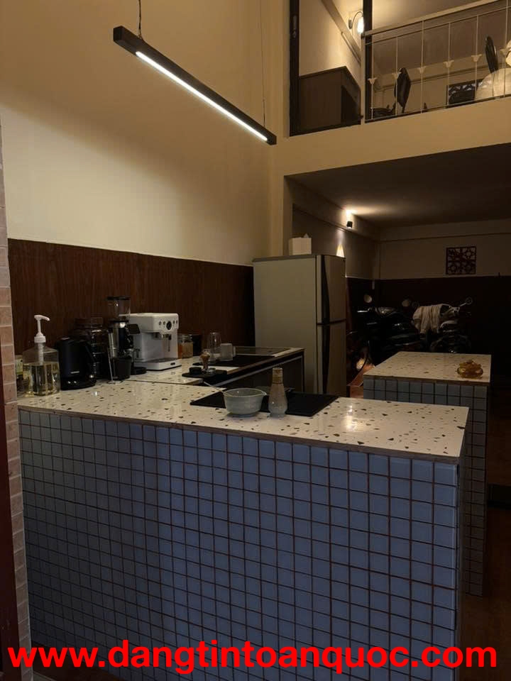 SANG HOẶC CHO THUÊ QUÁN CÀ PHÊ NGAY TRUNG TÂM QUẬN 3 Địa điểm: Hẻm 4m Nguyễn Đình Chiểu, phường Bàn 