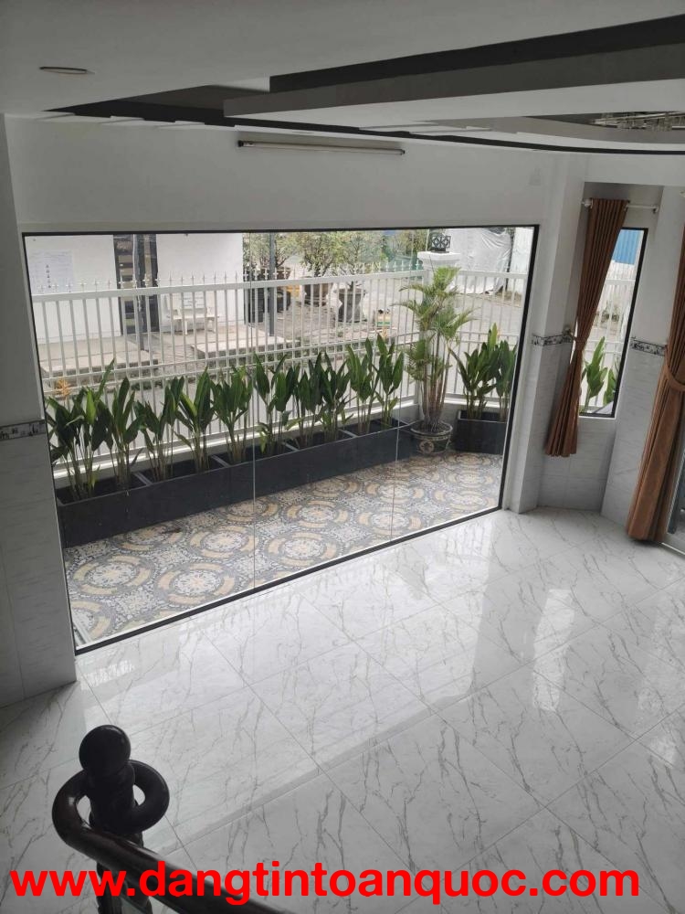 TRUNG TÂM NHÀ BÈ LÔ GÓC NHÀ 4 TẦNG- NGANG LỚN - NHÀ KIÊN CỐ-LÀM VĂN PHÒNG CHO THUÊ