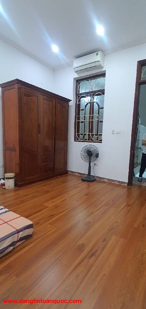 bán nhà kim mã 40m x4 tầng 7,4 tỷ ngõ rộng,thoáng,gần phố,dân xây