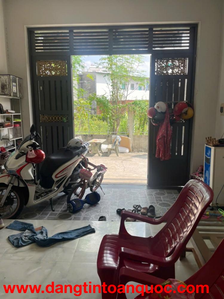 GẤP BÁN NHANH NHÀ TRỆT LẦU – XE HƠI NGỦ TRONG NHÀ – HUỲNH THỊ HAI CHỈ 4.5 TỶ!