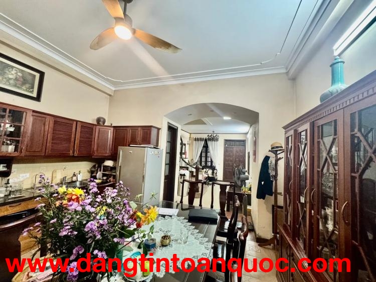 SIÊU ĐẸP PHỐ HOÀNG HOA THÁM NGÕ Ô TÔ TRÁNH  68M 4T NHỈNH 33 TỶ NGÕ THÔNG- 2 THOÁNG-KINH DOANH