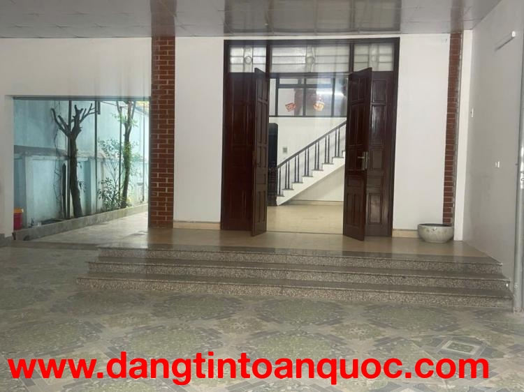 NHÀ ĐẸP, 2 GIAN CỬA HÀNG MẶT ĐƯỜNG NHỰA