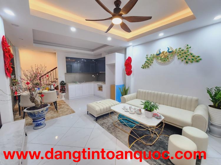 Nhà phố Định Công dt 42m2 x5T,mới,đẹp,ngõ rộng,ở luôn,giá 7.25 tỷ,sđcc