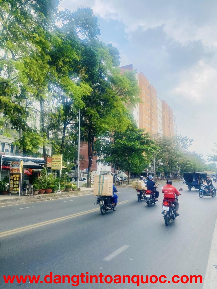 Bán nhà mặt tiền giá hẻm gần Aeon Mall Tân Phú, 2 tầng, 76m², Nhà đẹp ở ngay nhỉnh 7