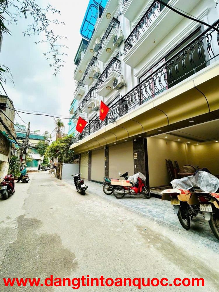 BÁN NHÀ CHIA LÔ CẦU DIỄN 37M2X5T, THANG MÁY, Ô TÔ,Ở NGAY, TẶNG FULL ĐỒ, 8.5 TỶ