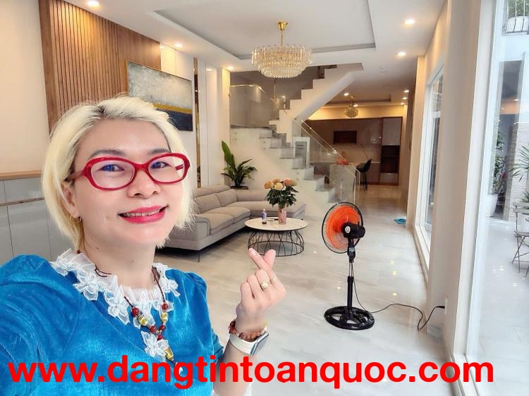 HIẾM NGANG 6M*18M - BÁN NHÀ 4 TẦNG XỊN SÒ Đ.LÊ THỊ RIÊNG, BÊN THÀNH, QUẬN 1 - CHÍNH CHỦ  * LH GIANG 