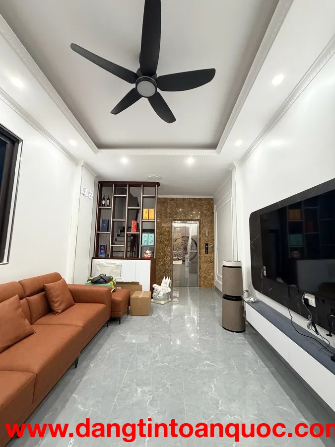 TRUNG TÂM BA ĐÌNH PHỐ ĐỘI CẤN 45M 6T NHỈNH 12 TỶ- NHÀ MỚI- THANG MÁY-2 MẶT THOÁNG