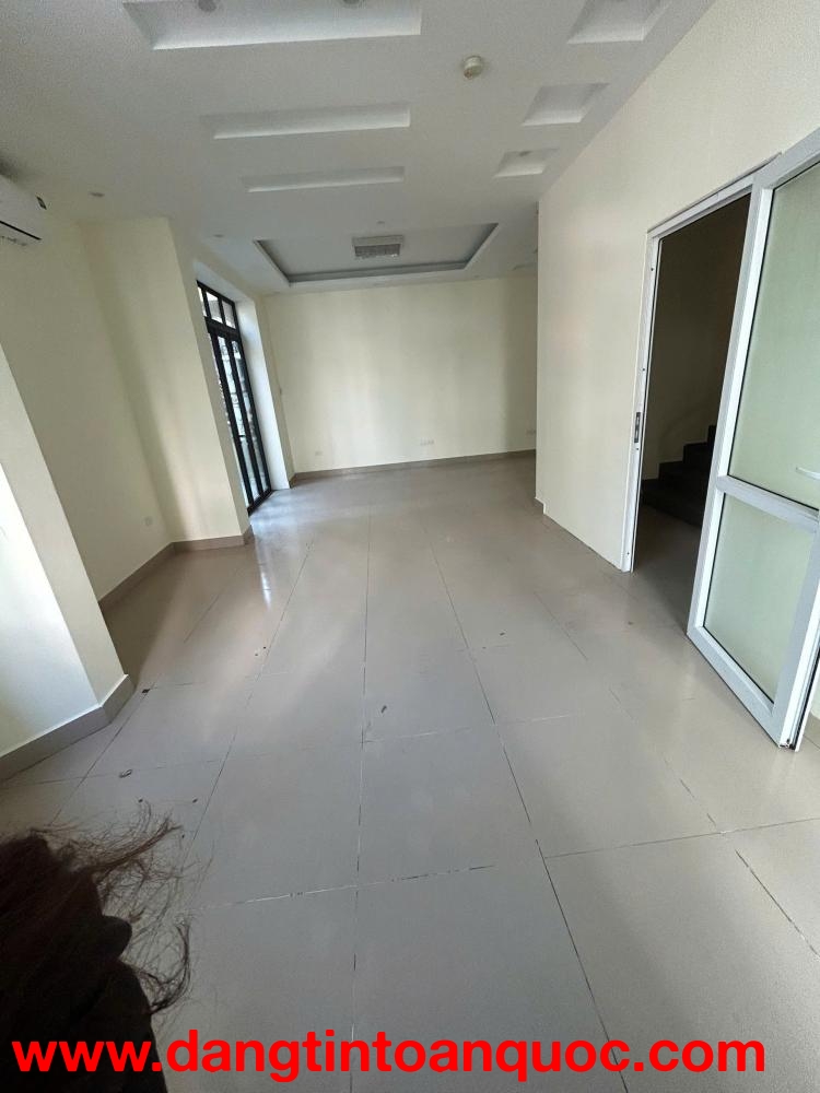 Cho thuê nhà KĐT Trung Yên 80m2 x 5 tầng 3 mặt thoáng, VP cty, TT đào tạo...