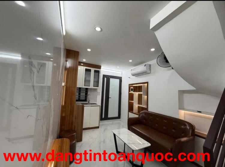 Cho thuê nhà ngõ Khâm Thiên- 3 tầng x 25m2, 3 ngủ, 8 triệu