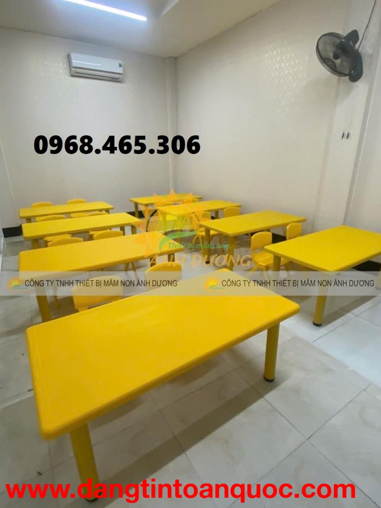 Bàn nhựa đúc chữ nhật mầm non, bàn chữ nhật nhập khẩu mầm non