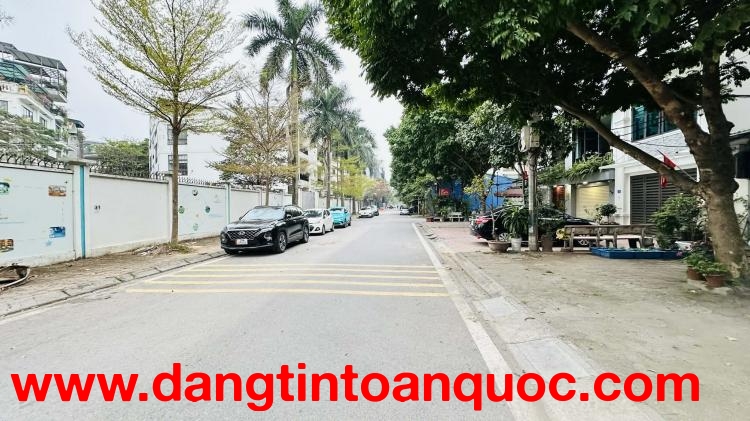 nhà đẹp Lâm Hạ, lô góc, mặt tiền 17m , ôtô tránh, gần bệnh viện Tâm Anh