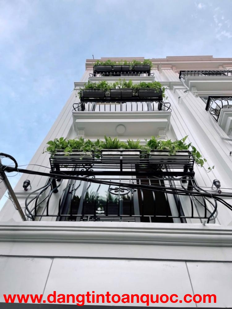 BÁN NHÀ MỚI- ĐẸP TRUNG TÂM Phố Thạch Bàn-Long Biên 40m2 X 5 Tầng 8.3 tỷ.