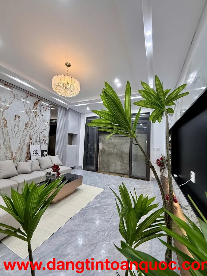 TRUNG TÂM BA ĐÌNH PHỐ SƠN TÂY 40M 7T THANG MÁY CĂN GÓC NHÀ MỚI NGÕ THÔNG GẦN MẶT PHỐ NHỈNH 13 TỶ