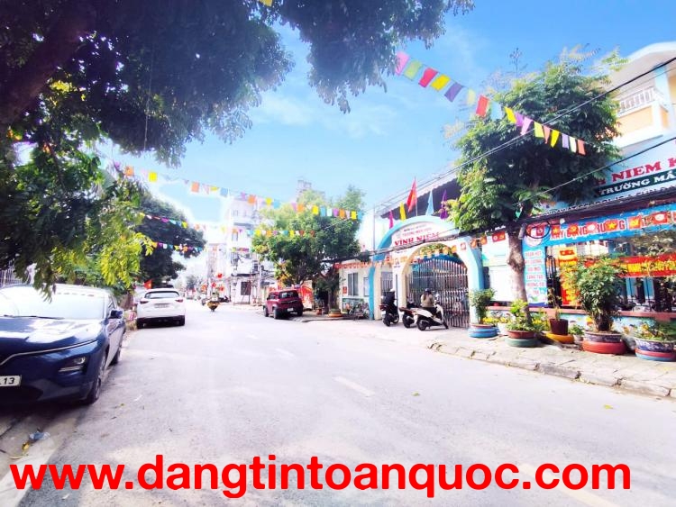 Bán đất mặt đường Khúc Thừa Dụ 2 - 70m - ngang 4.5m - Giá chỉ 5.92 tỉ