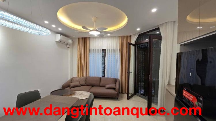 NHỈNH 12 TỶ MỘT CHÚT – MUA ĐƯỢC NHÀ 5 TẦNG THANG MÁY NGAY TRẦN DUY HƯNG. TẶNG FULL NOI THAT