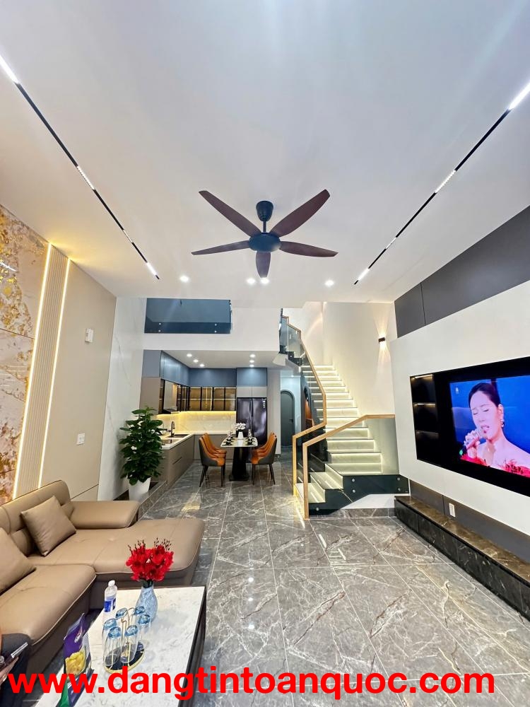 ????????Bán nhà 3 tầng 3 mê đường CHƠN TÂM 9 - Gần ĐH Sư Phạm