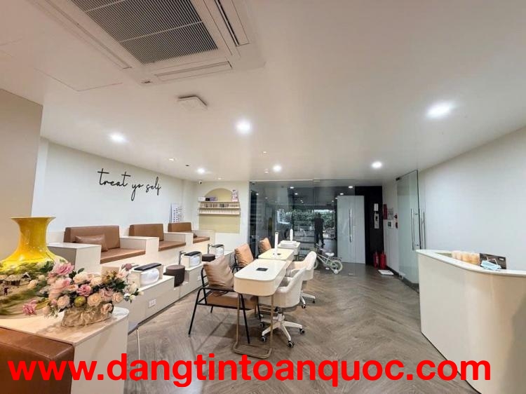 VIP, Bán nhà mặt phố Vĩnh Phúc, vỉa hè, ô tô tránh, 80m 7 tầng thang máy, chỉ 35 tỷ