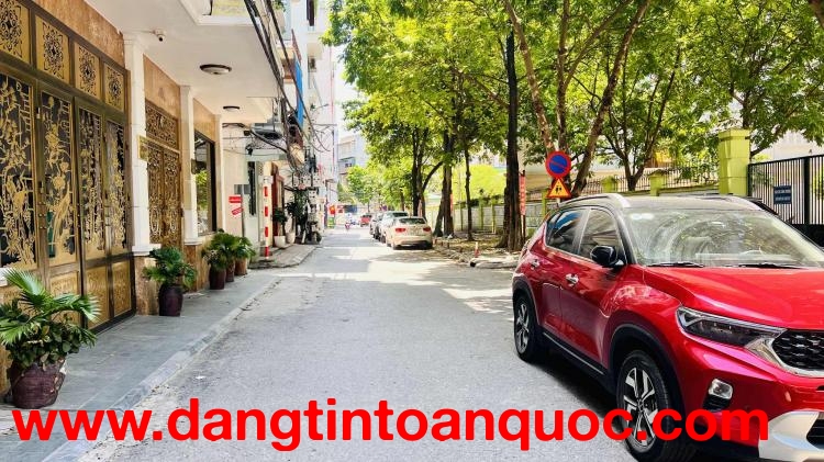 nhà đẹp Nguyễn Văn Cừ, lô góc,6 tầng  thang máy, ôtô vào nhà