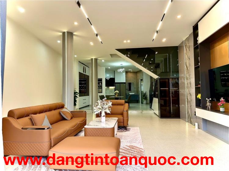 Siêu phẩm 3 tầng 3 mê  full nội thất MT  Nguyễn Hữu Thọ