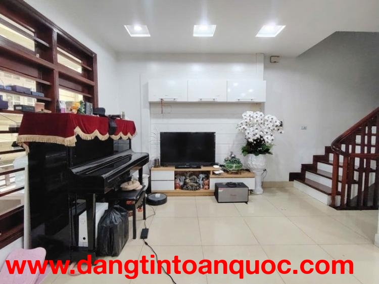 BÁN NHÀ NGUYỄN VĂN CỪ – LONG BIÊN  Ô TÔ TRÁNH  GARA Ô TÔ  5 TẦNG – 15.5 TỶ ????????