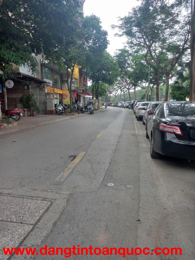 Cho thuê nhà mặt phố Nguyễn Đình Hoàn kinh doanh sầm uất