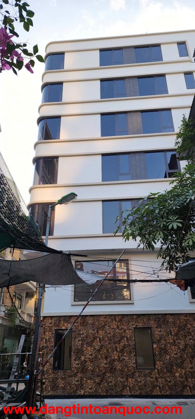 Bán Tòa Nhà Xây Mới Một Nhà Ra Phố Nguyễn Trãi