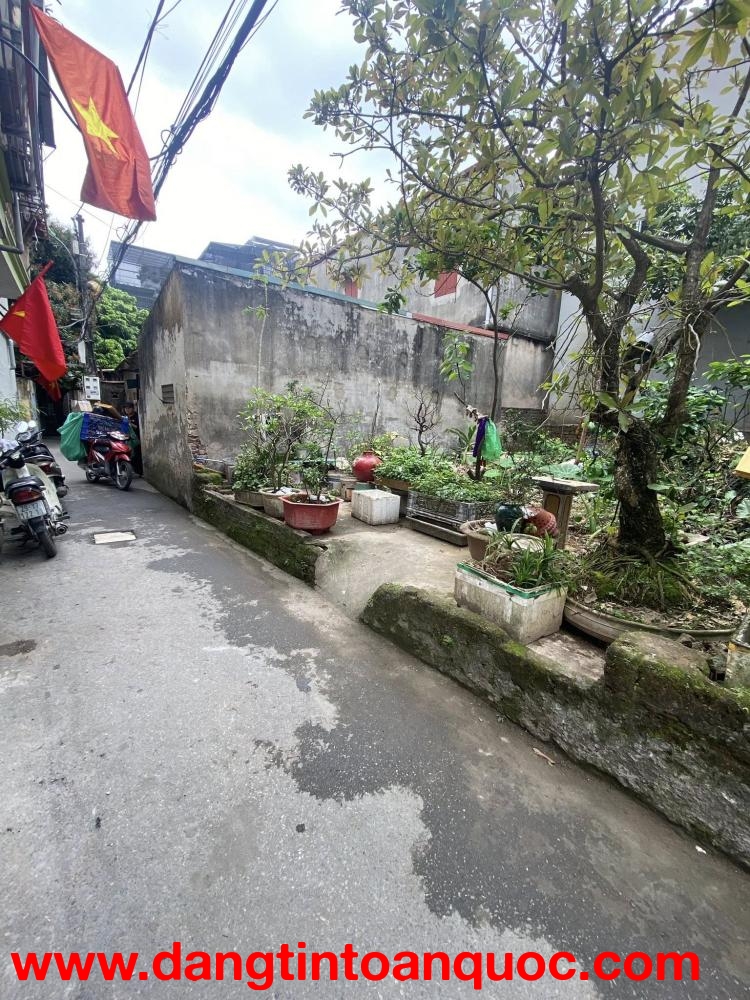 Hiếm ! Ngọc thuỵ trong đê chỉ 4 tỷ 1 nhà ra oto