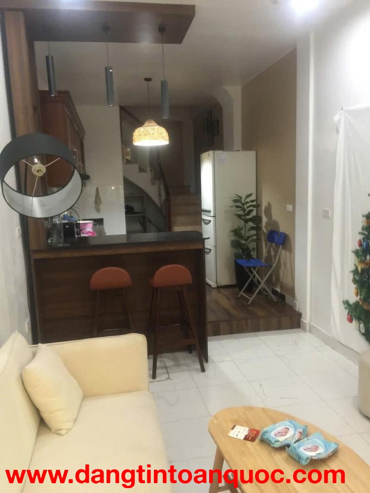 Cho thuê nhà ngõ Tăng Bạt Hổ  30m² × 5 tầng 3 ngủ, 4 wc, full đồ vào ngay