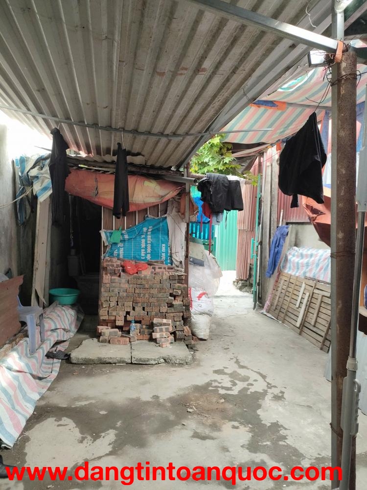 Bán gấp giá rẻ Giải Phóng 63m, cấp 4, mặt tiền 4m, 945 triệu Hoàng Mai.