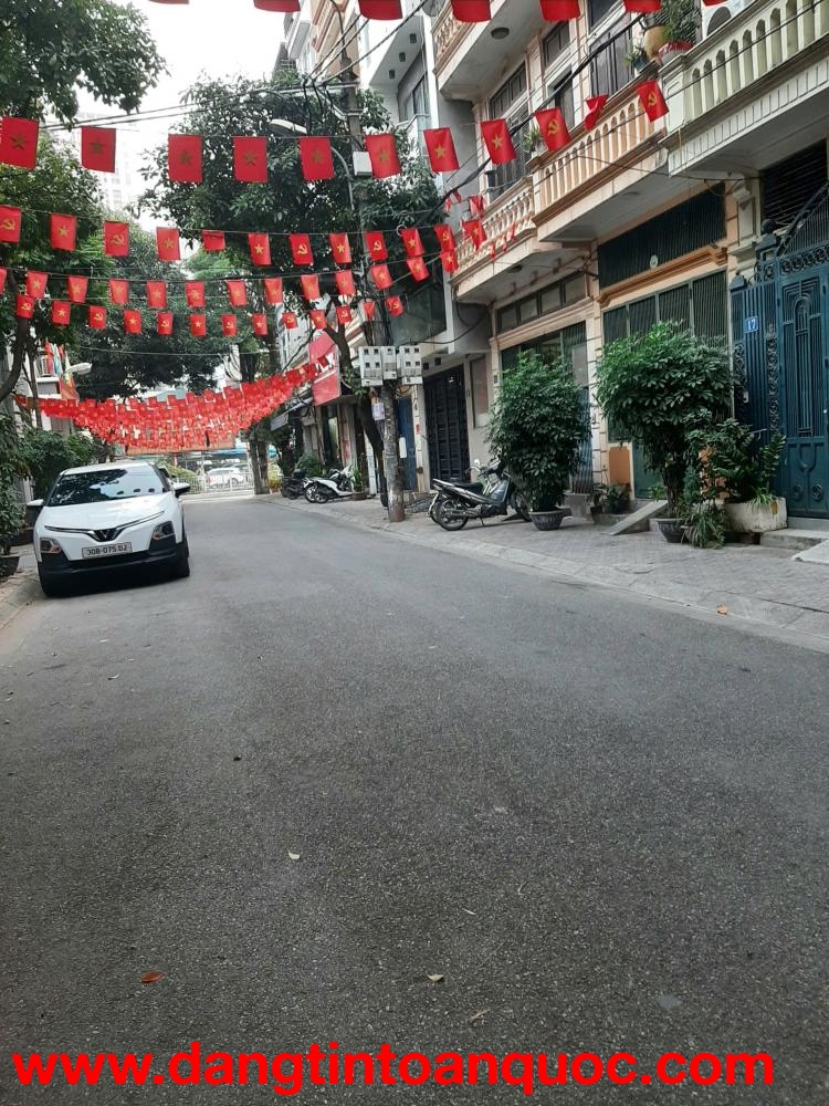 Bán nhà phân lô phố Nguyên Hồng, Huỳnh Thúc Kháng