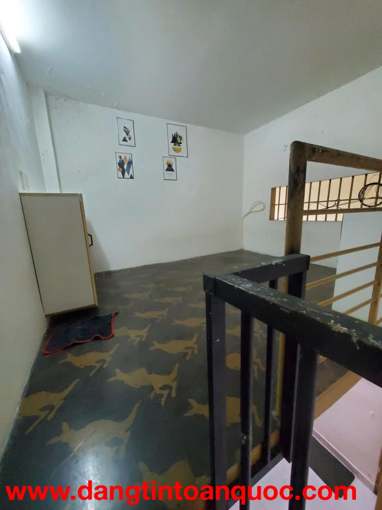 CHO THUÊ PHÒNG TRỌ 1/8 ĐƯỜNG SỐ 10 PHƯỜNG TÂN HƯNG, 18M 2,8TR/TH. LH:0919005798.