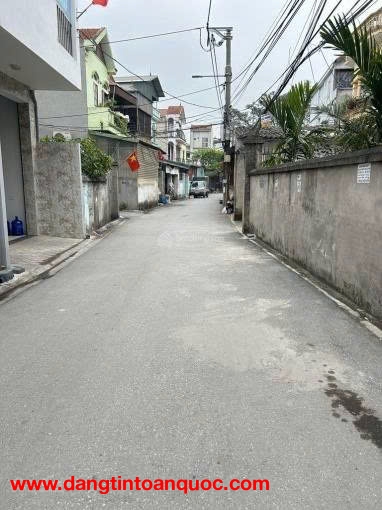 Chính chủ bán lô gần 200m2 - Vị trí đẹp tại ngõ 95 Đa Tốn, Gia Lâm - - Đường ô tô tránh