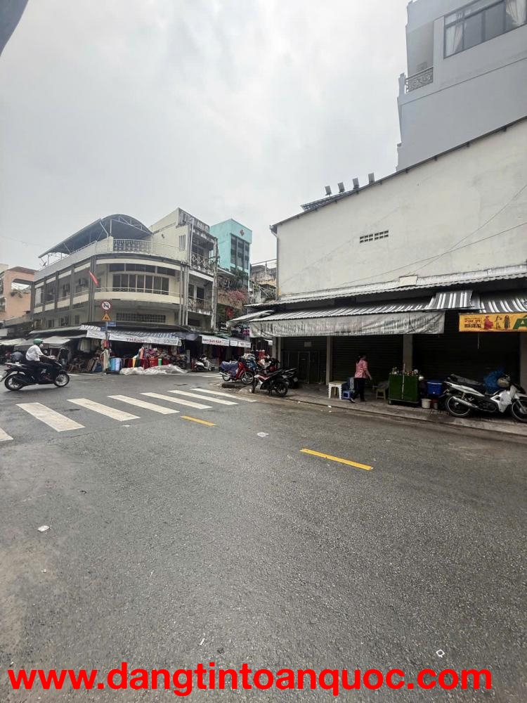 Bán nhà 2 MT Trần Hưng Đạo - gần Phùng Hưng, 6,8x19m, CN 104m2, Cấp 4, 35 tỷ.